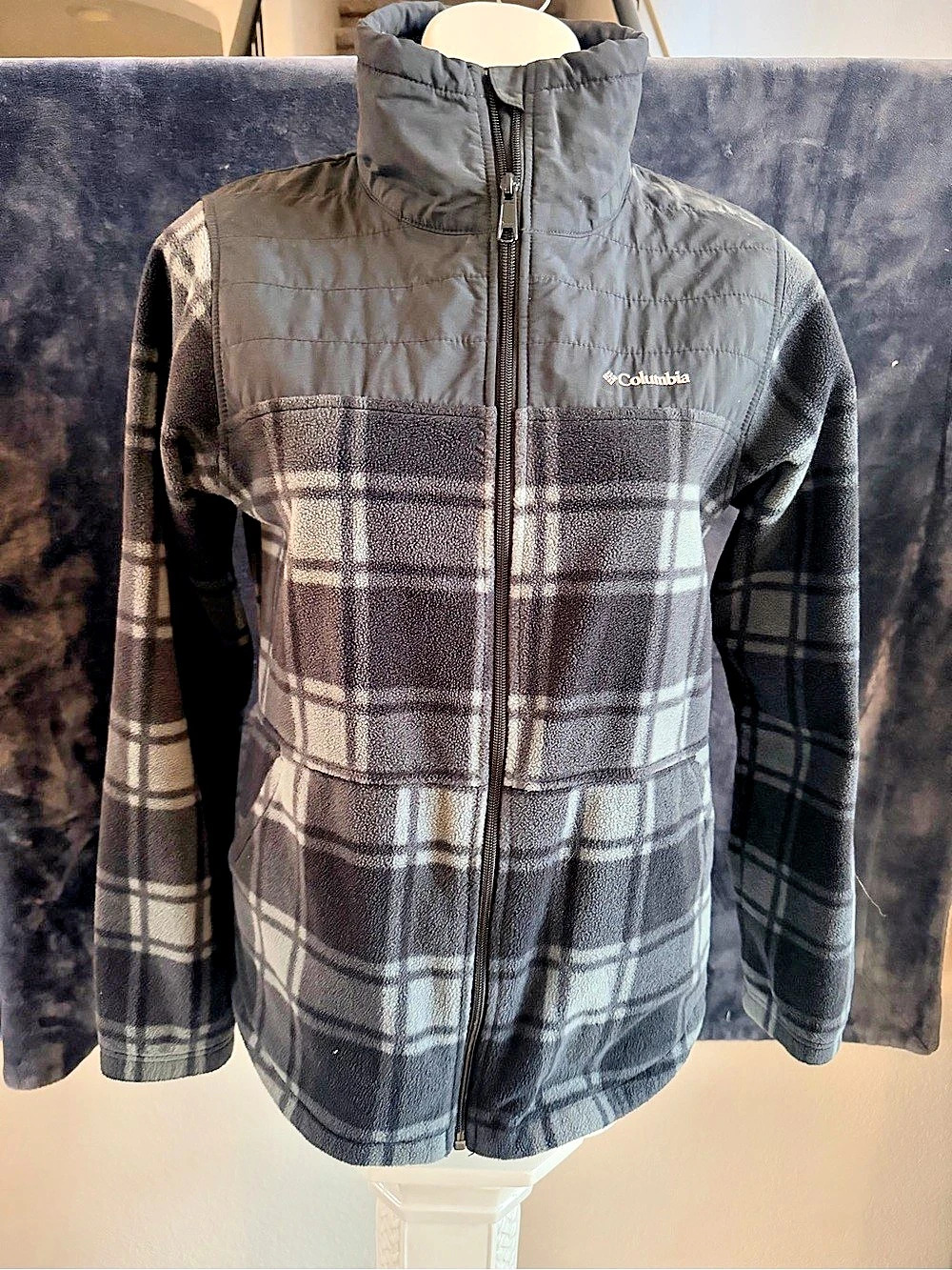 Columbia Plaid Full-Zip Jacket in Gray & Black